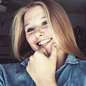 Meet your Posher, Chloe